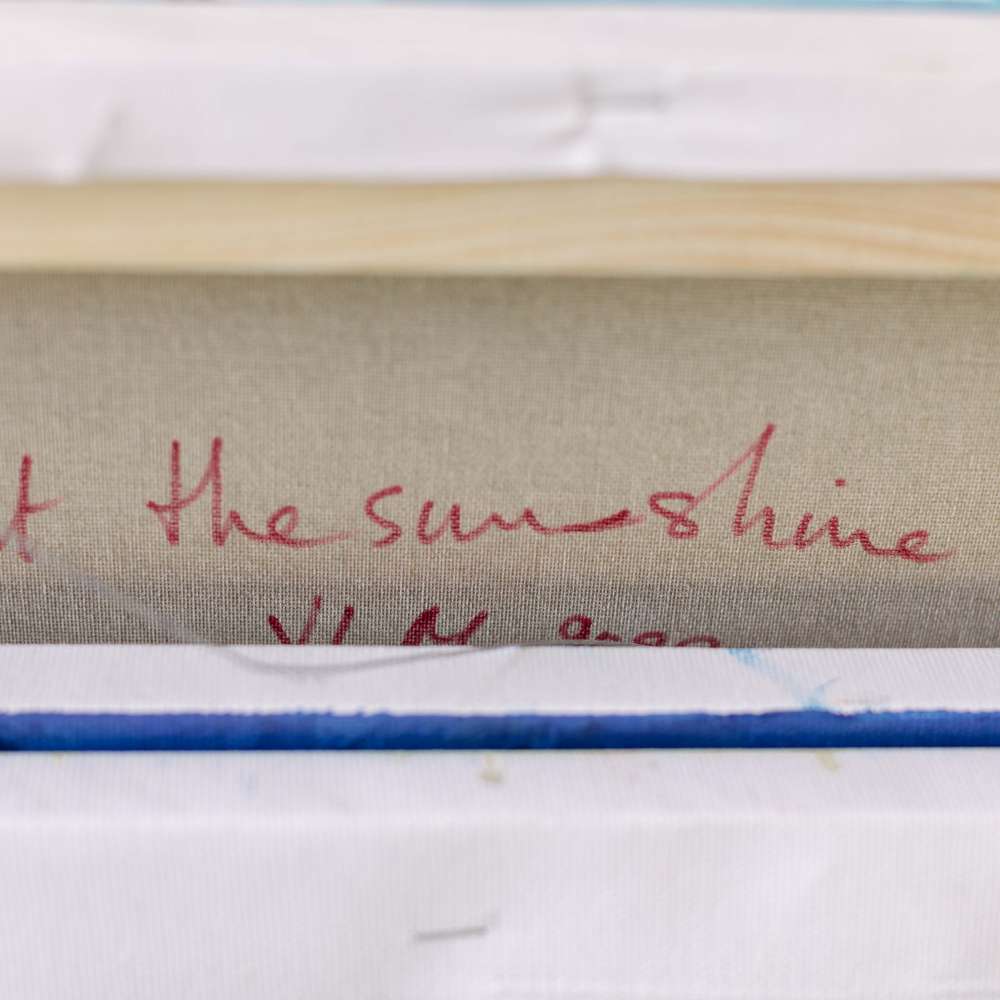 Arrière d'une toile avec Let the sunshine in
